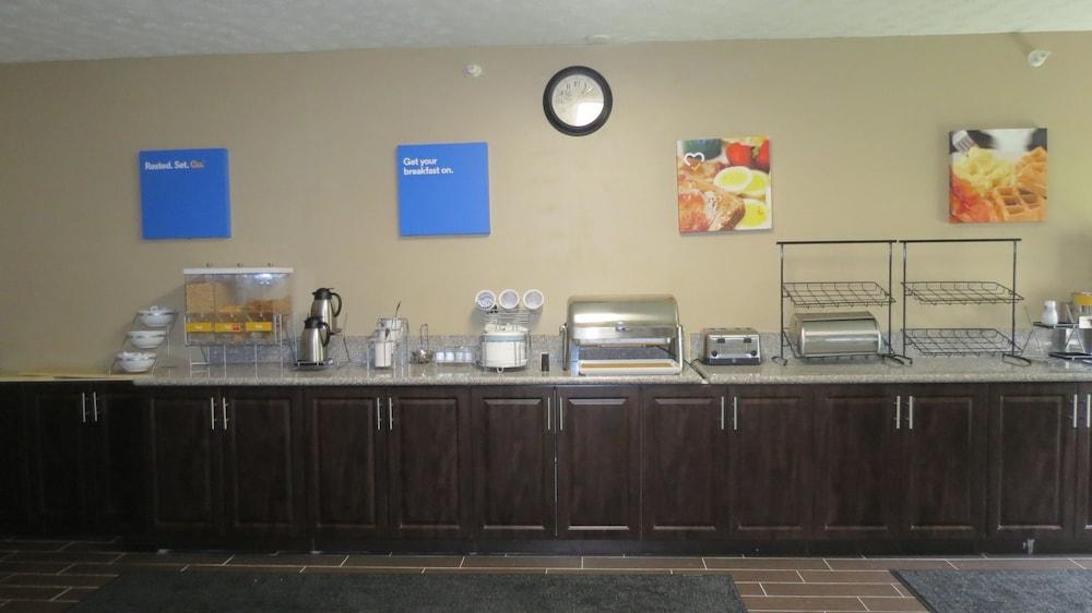 Comfort Inn & Suites Fairborn Near Wright Patterson Afb Ngoại thất bức ảnh